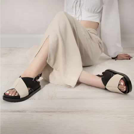 صندل ضربدری زنانه کرم مشکی