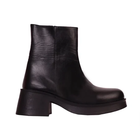 بوت زنانه مدل گیوا